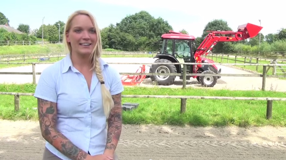 TYM Traktor Fahrerin Janina im Interview